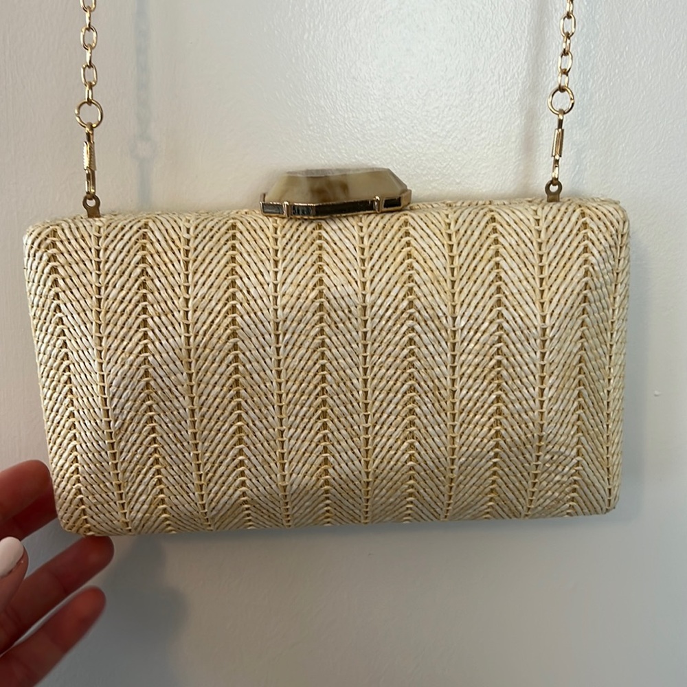Woven clutch with thin chain